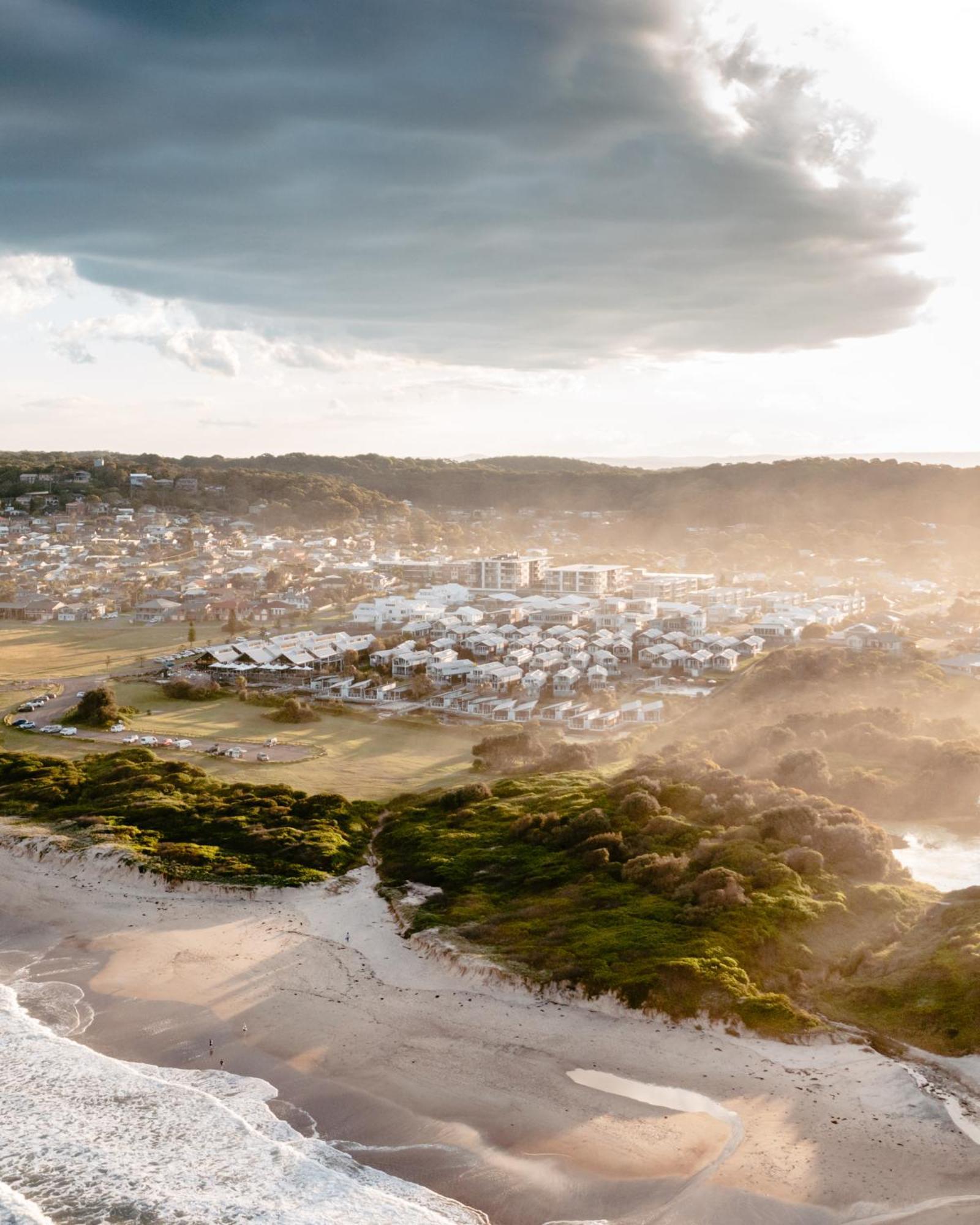 Caves Coastal Bar & Hotel Caves Beach