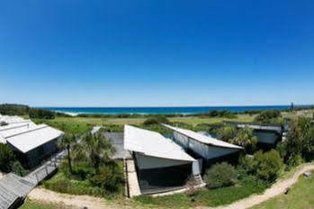 Caves Coastal Bar & Hotel 4*