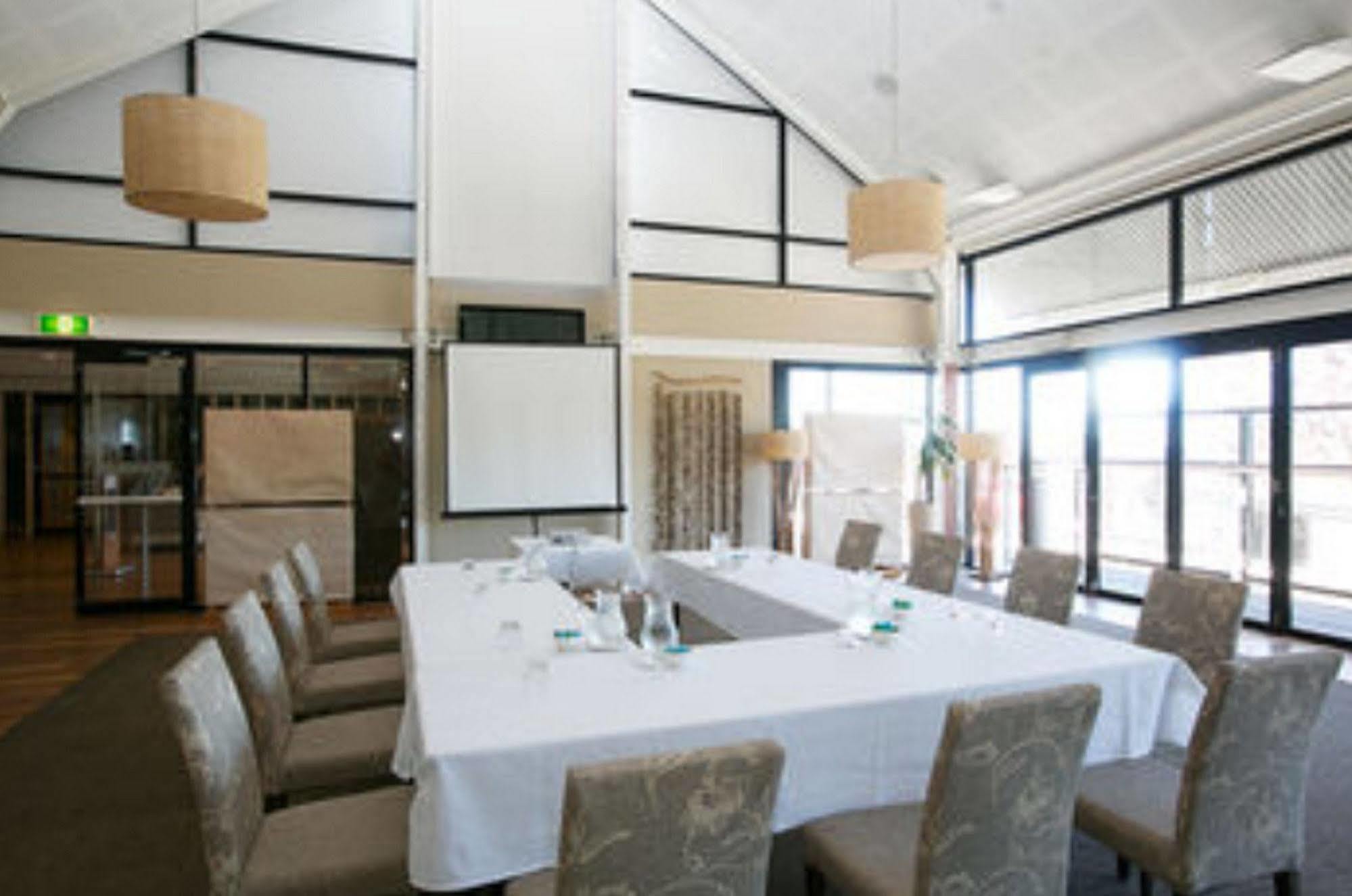 Hotel Caves Coastal Bar &